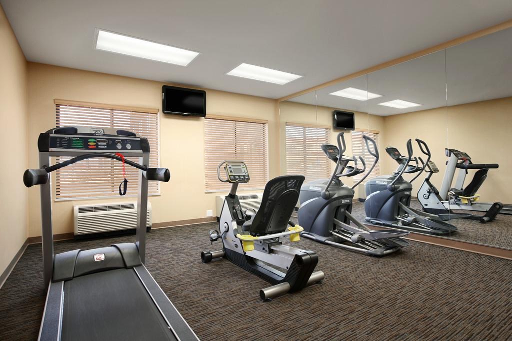 Baymont By Wyndham Denver International Airport Bagian luar foto
