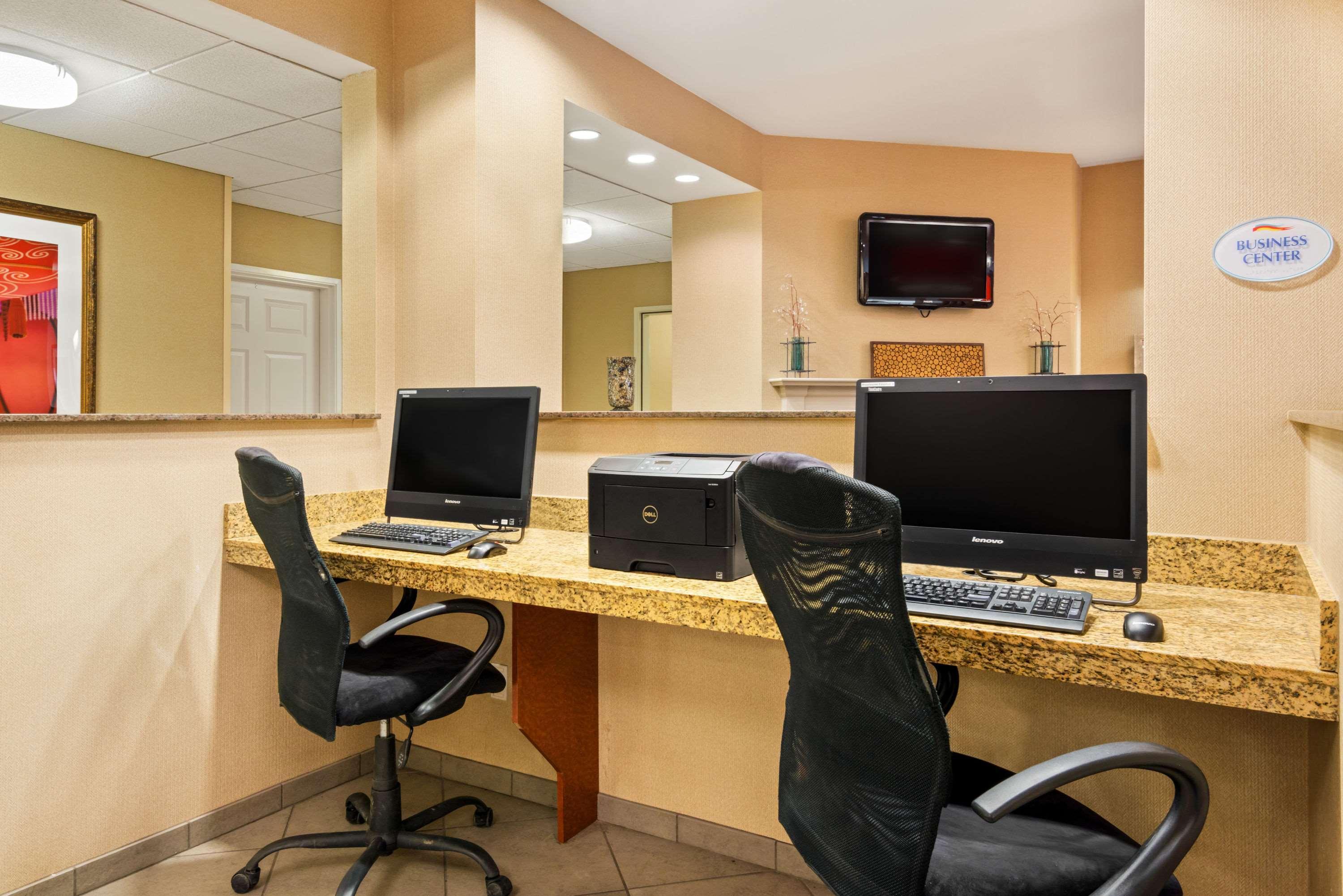 Baymont By Wyndham Denver International Airport Bagian luar foto