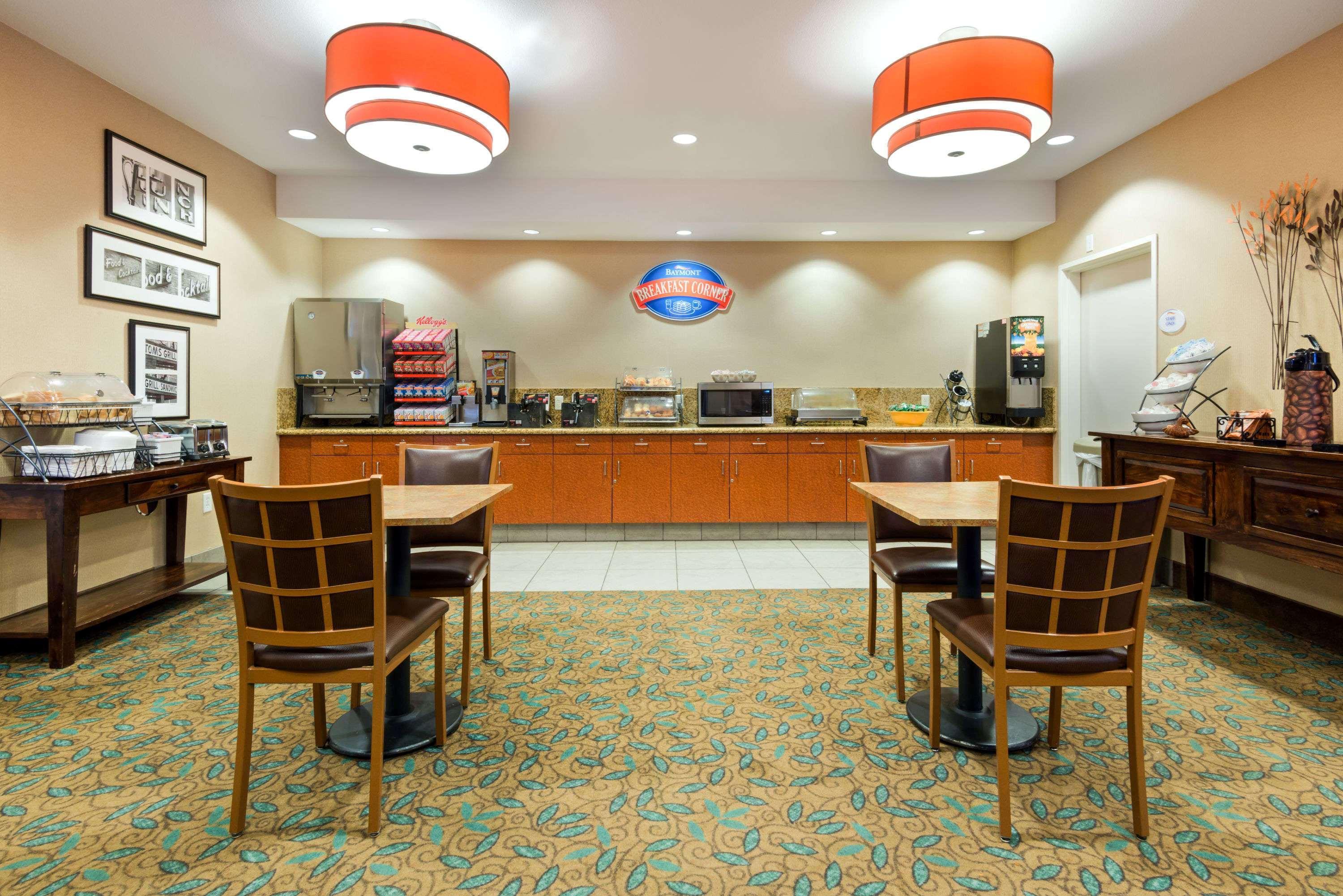 Baymont By Wyndham Denver International Airport Bagian luar foto