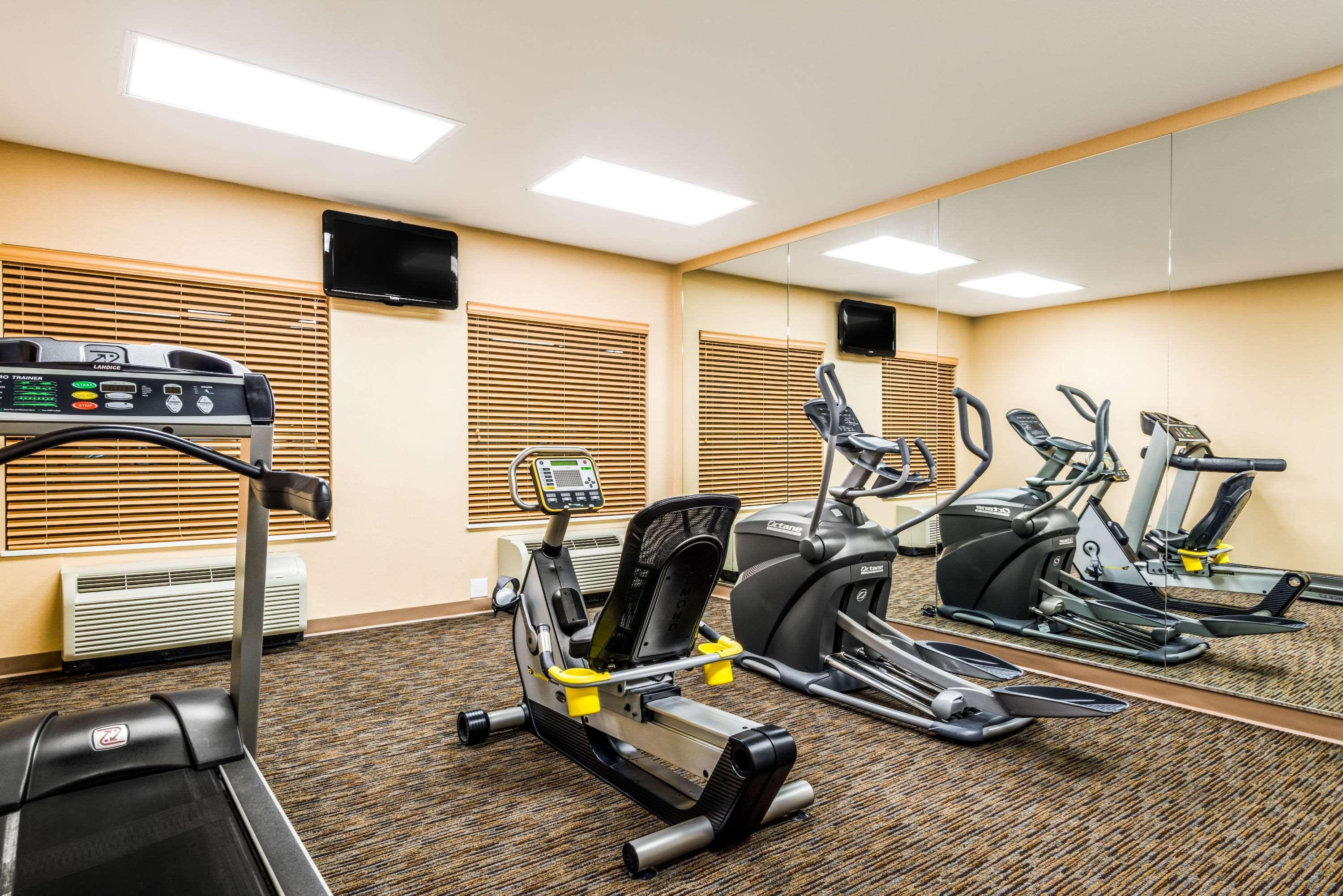Baymont By Wyndham Denver International Airport Bagian luar foto