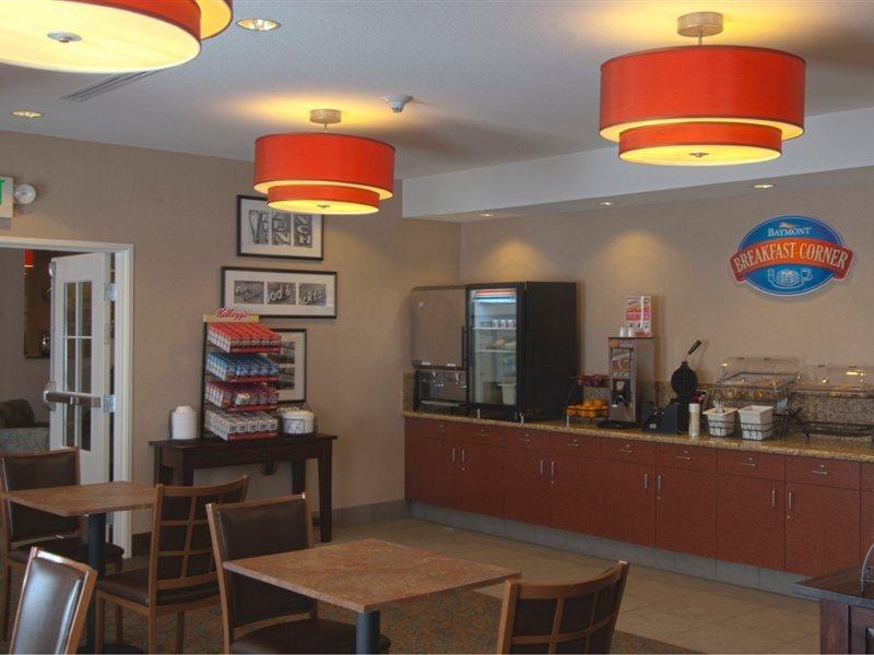 Baymont By Wyndham Denver International Airport Bagian luar foto